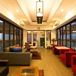Roosseno Plaza Serviced Apartment