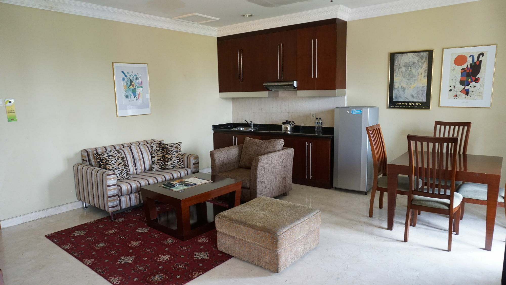 Roosseno Plaza Serviced * Jakarta
