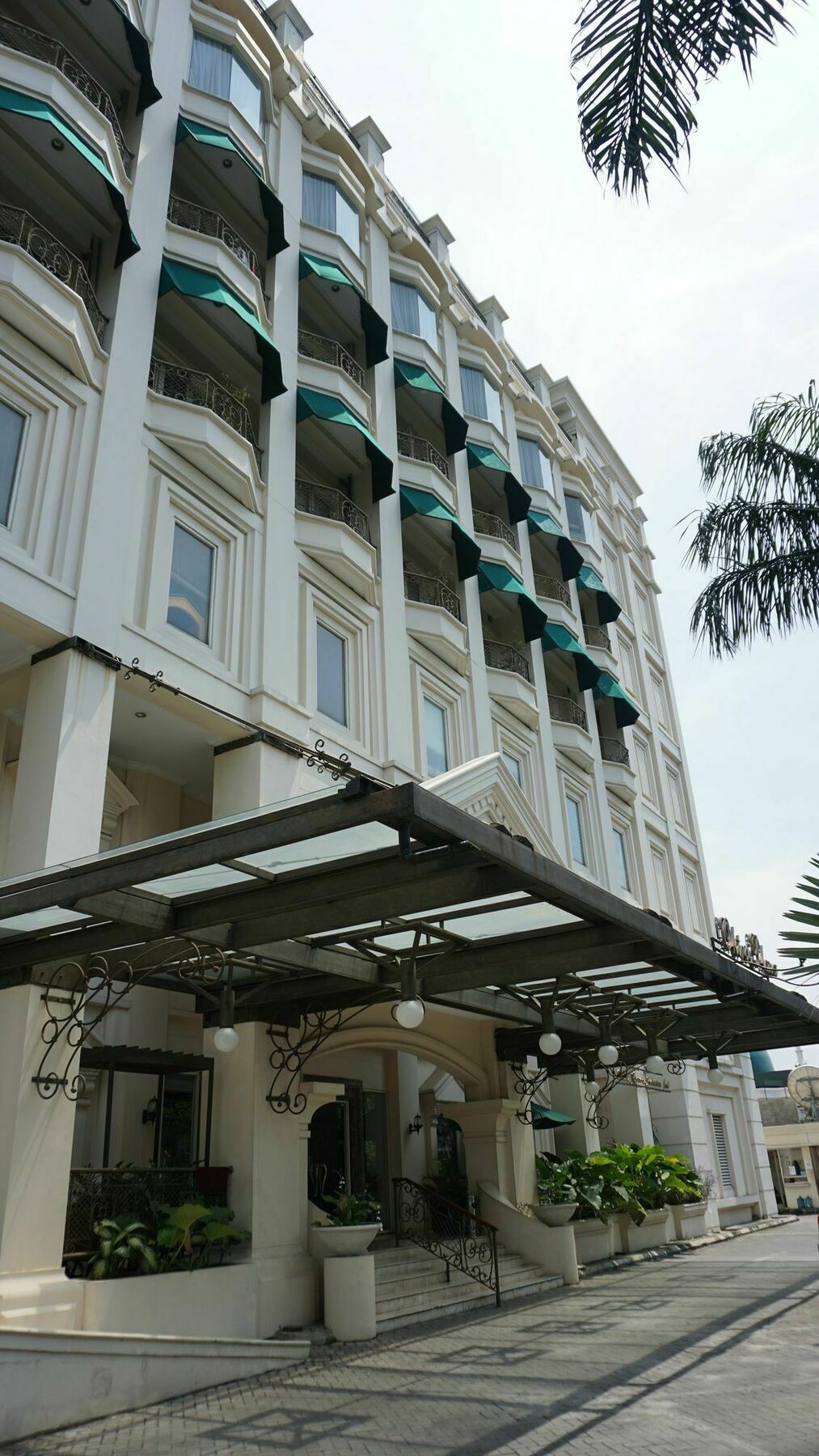 Pangsapuri Roosseno Plaza Serviced *
